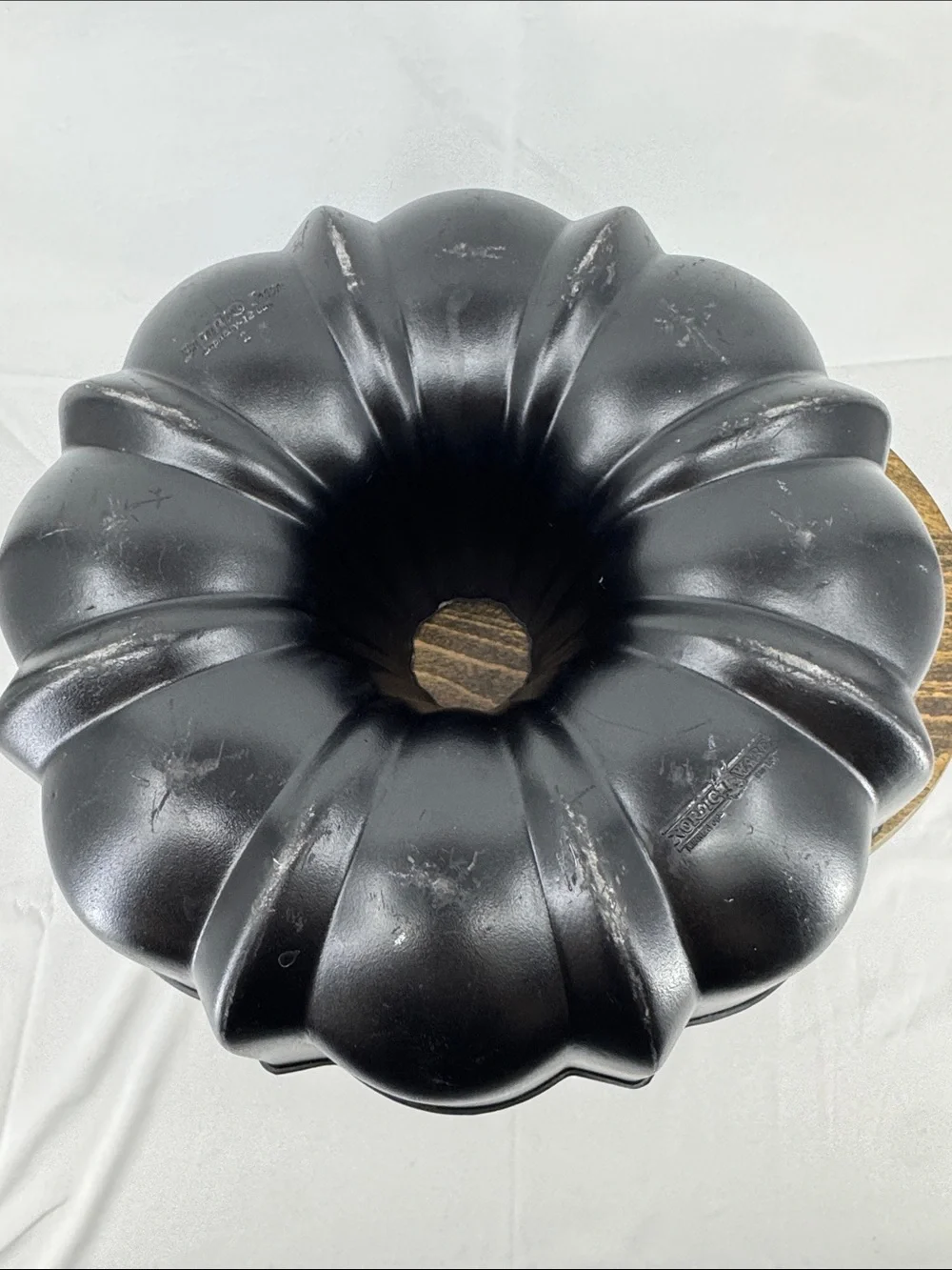 NordicWare Classic 12 Cup Black Nonstick Bundt Cake Pan